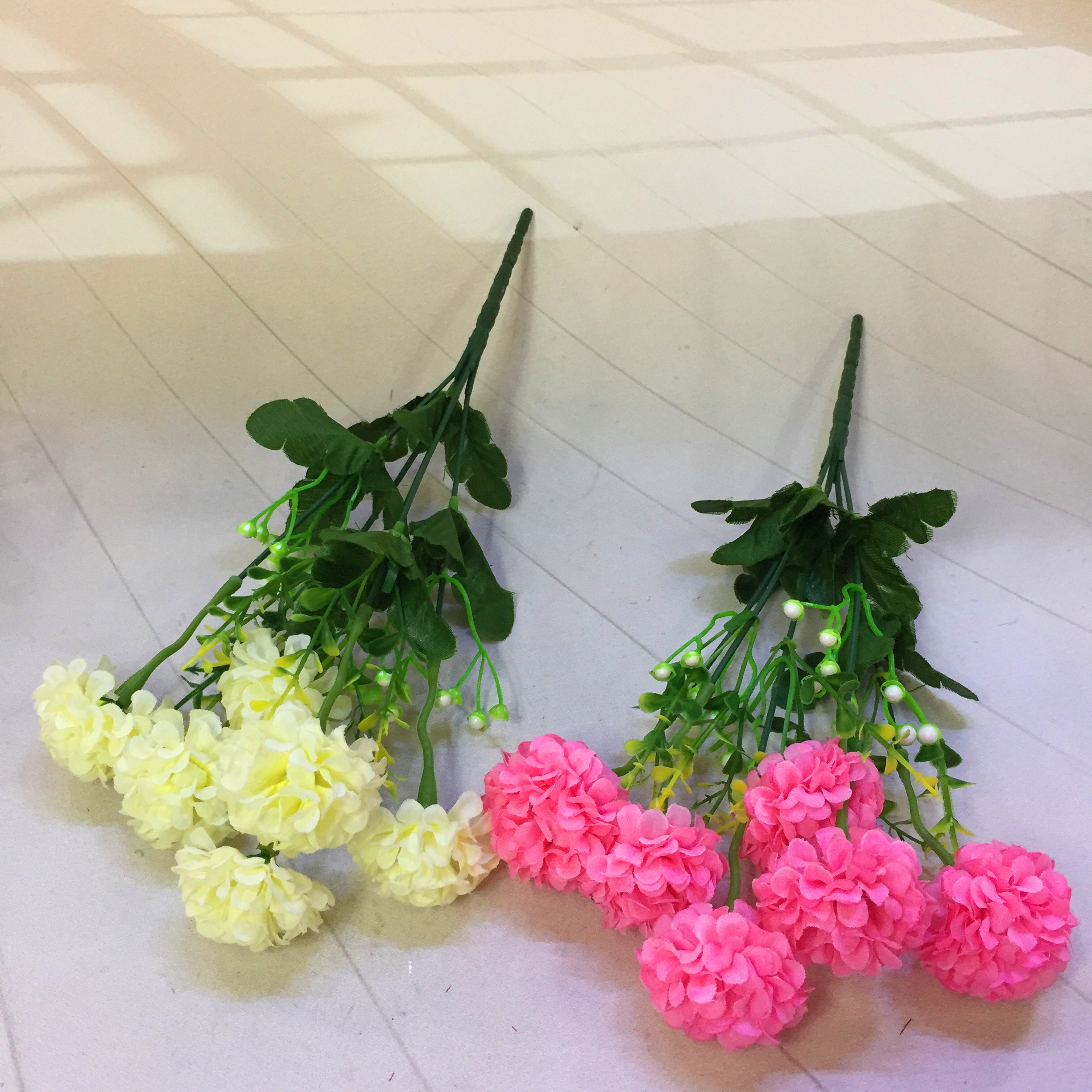 Factory direct sales of 5-head 6-flower curved tube chrysanthemum artificial flowers Application Scenario