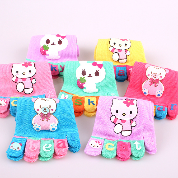 厂家直销儿童卡通兔点胶小孩猫彩趾短筒熊秋冬分趾袜五指五趾袜子