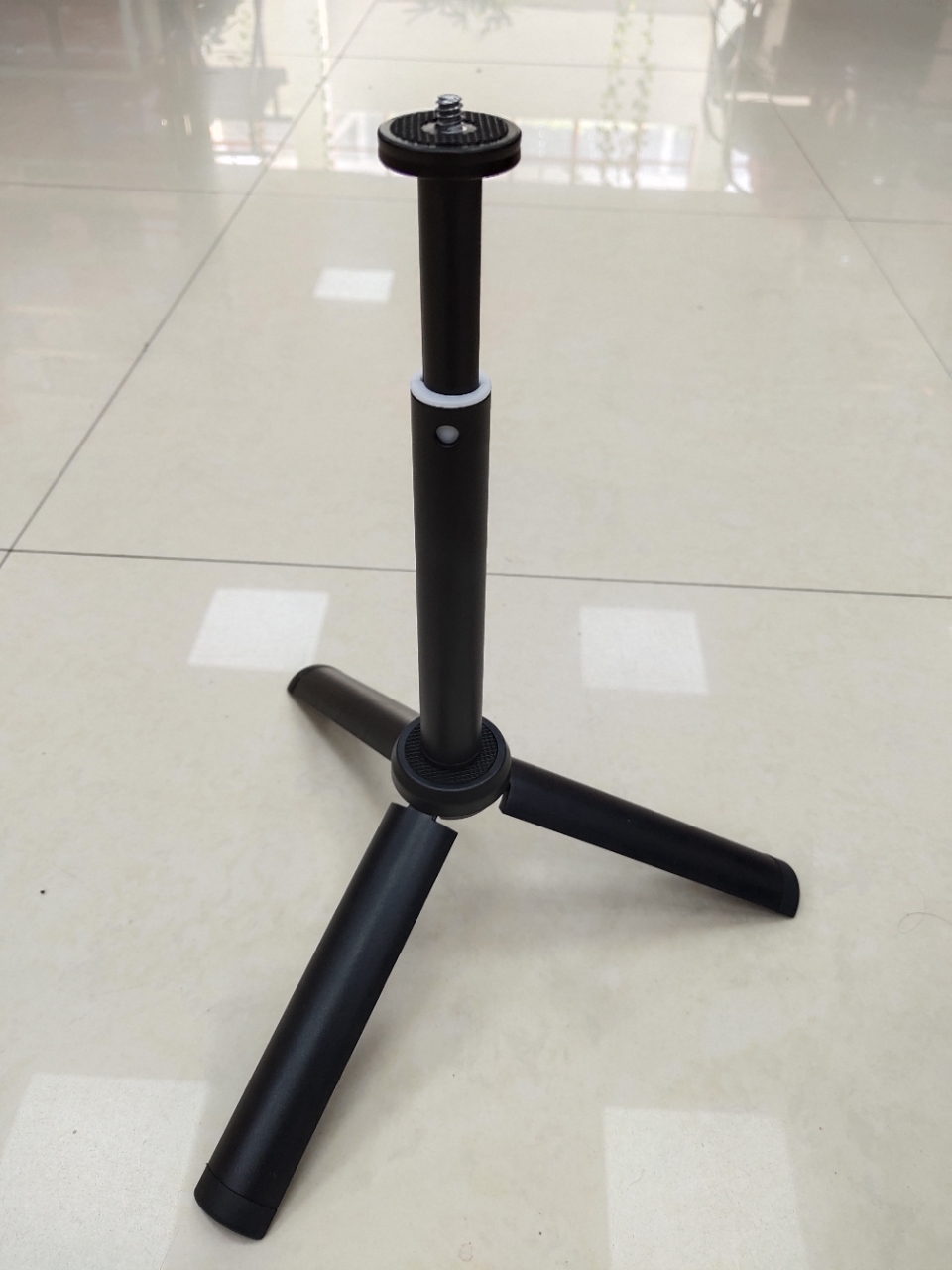 10寸手机美颜自拍直播灯三脚架环形补光灯摄影照相环形灯网红神品产品图