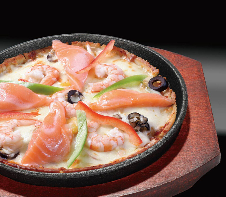 Factory direct sales of iron plate barbecue plates, Japanese-style round iron plates, thick-bottomed redwood grilled meat and steak plates, wholesale and customized logo Specification image