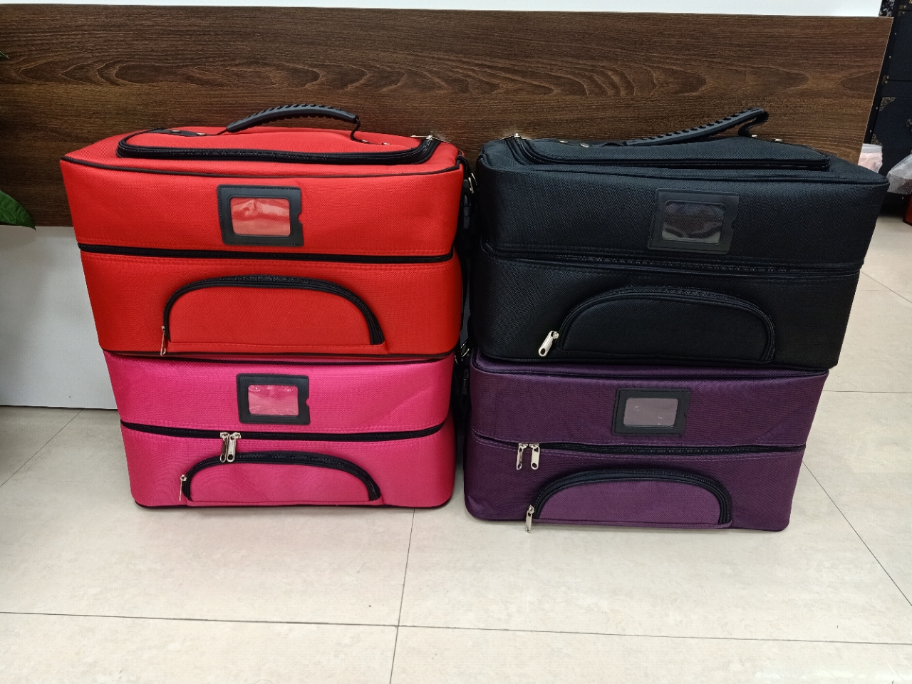 Makeup box, large-capacity cosmetics storage box, tattoo toolbox, professional makeup box for makeup artists, manicure Application Scenario