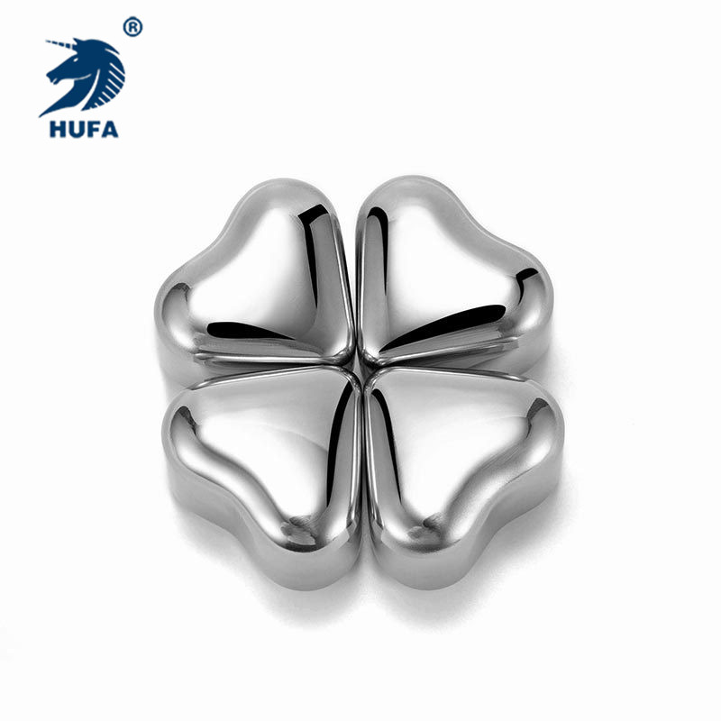 SUS304 heart-shaped stainless steel ice cubes, heart-shaped ice grains, ice wine stones, wine utensils, quick-freezing refrigeration metal stainless steel ice wine stones, bar supplies, beer utensils, stainless steel beer multi-purpose ice cubes. Application Scenario