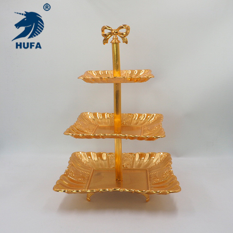 European-style metal cake stand, square cake plate, three-layer fruit plate, tea cake plate, wedding props, dessert shop ornaments Application Scenario