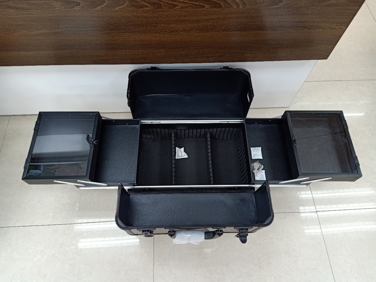 Professional handle makeup box, portable large-capacity follow-up makeup, nail art, tattoo, hair care and beauty, semi-permanent multi-layer toolbox Specification image