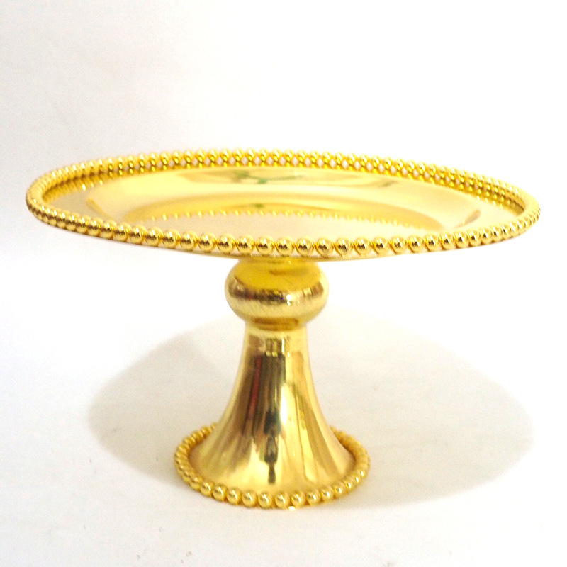 Factory direct sales of metal cakes, fruit plates, cake stands, 25CM plates, fruit plates, cake plates, hotel wedding decorations Application Scenario