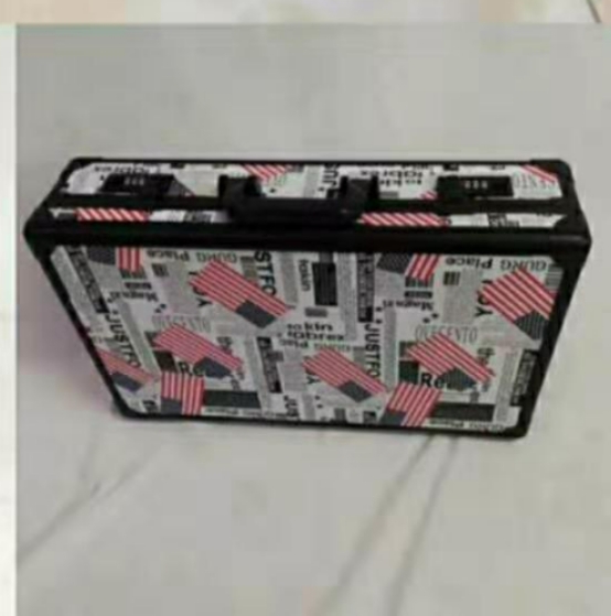 Hairdresser's tool box, hairdresser's suitcase, combination lock, scissors, hair dryer, storage box, hairdresser's tool kit Application Scenario