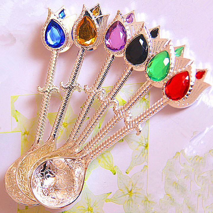 Creative and fashionable home products: coffee spoon in gold, silver, red copper, bronze, 5 colors, retro spoon, creative tableware in multiple colors, decorative spoon, stainless steel dessert spoon, spoon, table spoon details Picture