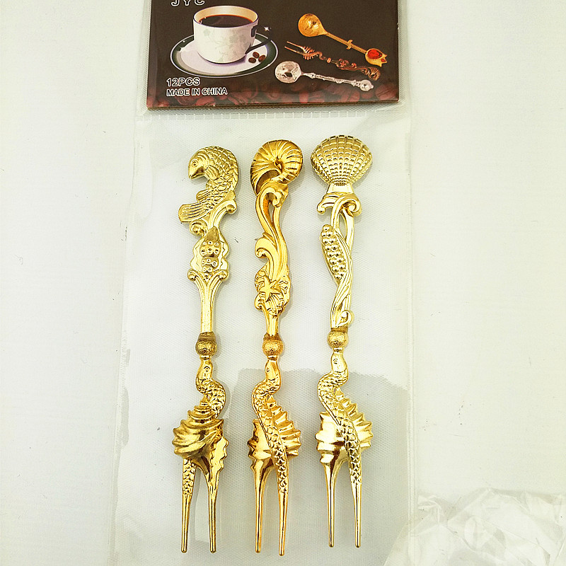 Retro fruit skewers 3-piece set, European court conch dessert cake fork, creative and fashionable home items, mixed-color dessert fork, fruit fork, silver titanium gold-plated, bronze fork Application Scenario