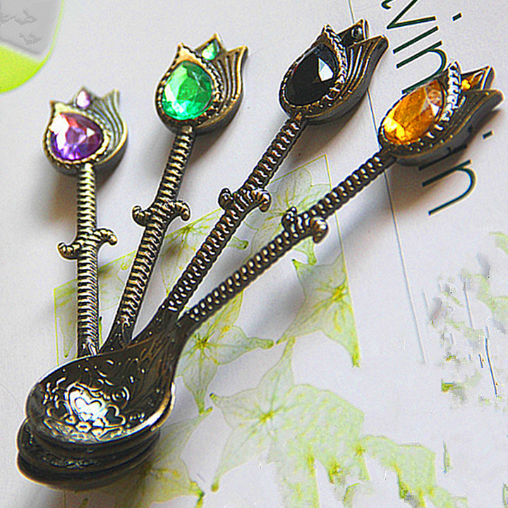 Creative and fashionable home products: coffee spoon in gold, silver, red copper, bronze, 5 colors, retro spoon, creative tableware in multiple colors, decorative spoon, stainless steel dessert spoon, spoon, table spoon Specification image