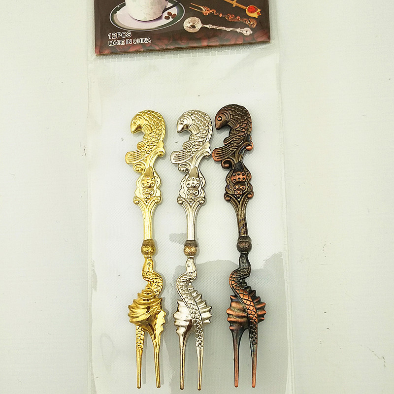 Retro fruit skewers 3-piece set, European court conch dessert cake fork, creative and fashionable home items, mixed-color dessert fork, fruit fork, silver titanium gold-plated, bronze fork Specification image