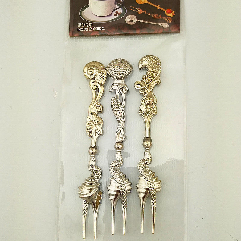 Retro fruit skewers 3-piece set, European court conch dessert cake fork, creative and fashionable home items, mixed-color dessert fork, fruit fork, silver titanium gold-plated, bronze fork Item Picture