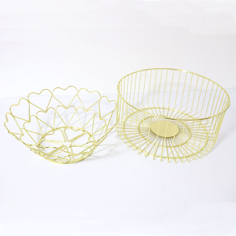 Factory direct sales of metal ironwork fruit baskets, Nordic fruit plates, snack baskets, living room round dried fruit plates, and draining baskets Item Picture