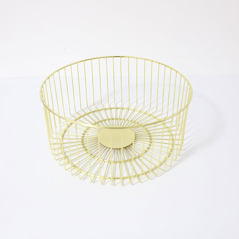 Factory direct sales of metal ironwork fruit baskets, Nordic fruit plates, snack baskets, living room round dried fruit plates, and draining baskets Application Scenario