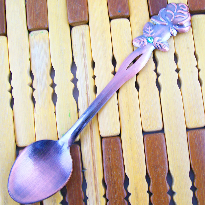 Stainless steel rose retro coffee spoon, creative gemstone dessert spoon, gold and silver ice cream spoon (JY73) Item Picture