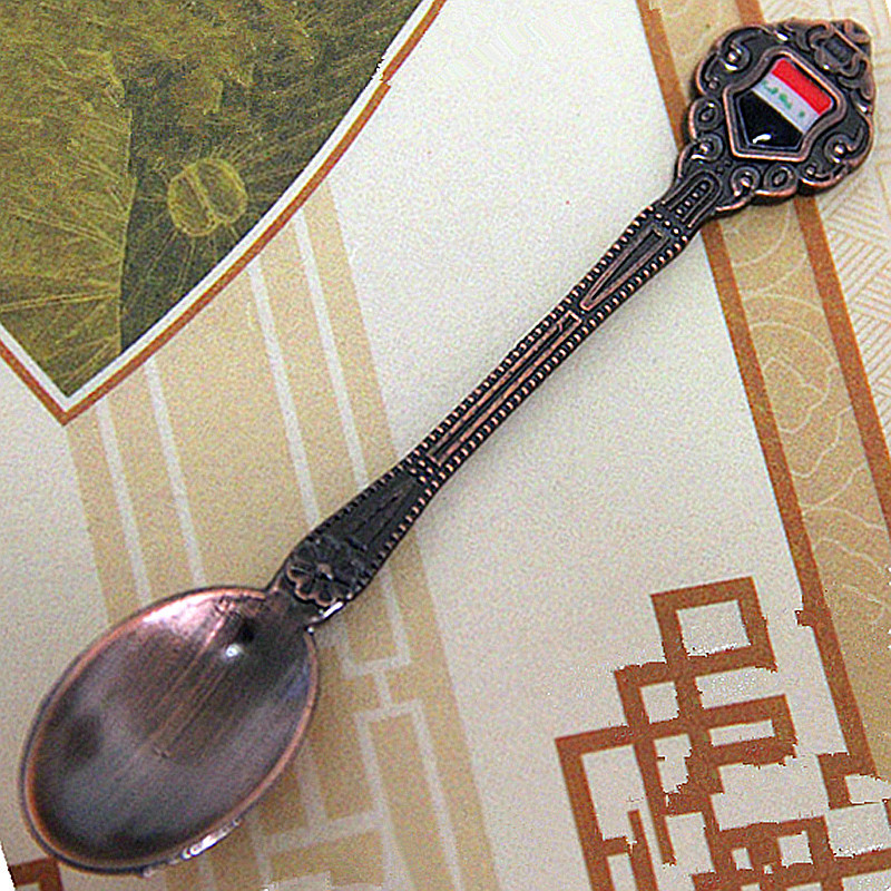 Retro flag spoon, coffee spoon, Arab-style cake spoon, halal ice cream spoon (JY48), creative tableware decoration spoon, stainless steel dessert spoon, ice cream spoon Application Scenario