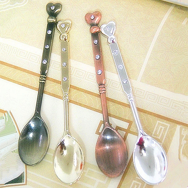 Creative and fashionable 4-piece set of heart-shaped diamond coffee spoons, stirring and adjusting desserts, cake decoration spoons jy21 Item Picture