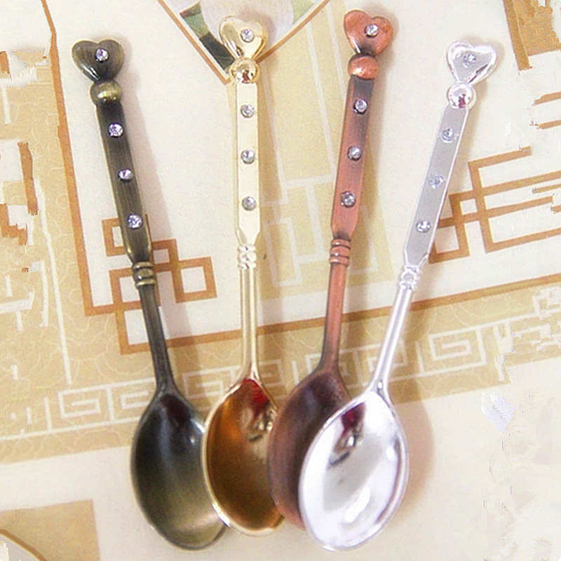 Creative and fashionable 4-piece set of heart-shaped diamond coffee spoons, stirring and adjusting desserts, cake decoration spoons jy21