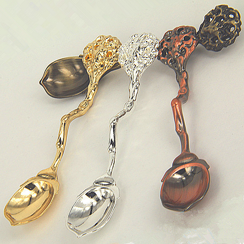 Creative and super cute frue-shaped small spoons, retro coffee spoon, alloy three-dimensional ice cream spoon (JY42), creative tableware decoration spoon, stainless steel dessert spoon, fruit spoon, ice cream spoon.
