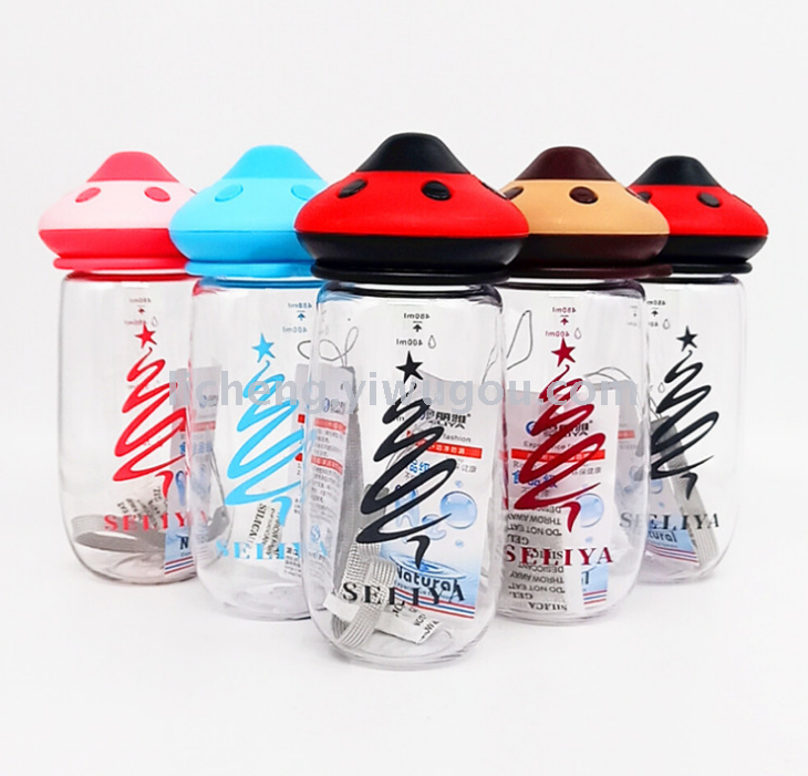 Taza pequeña y portátil de la pc platillo volador creativo con la mano taza de color cabeza de champiñón botella de plástico del espacio taza de plástico