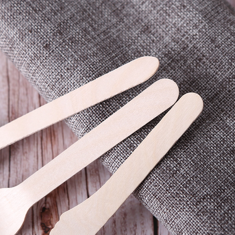 Birch wood knives, forks, spoons, wooden tableware, disposable knives, forks, spoons, creative portable spoons, wooden long-handled dining spoons Application Scenario