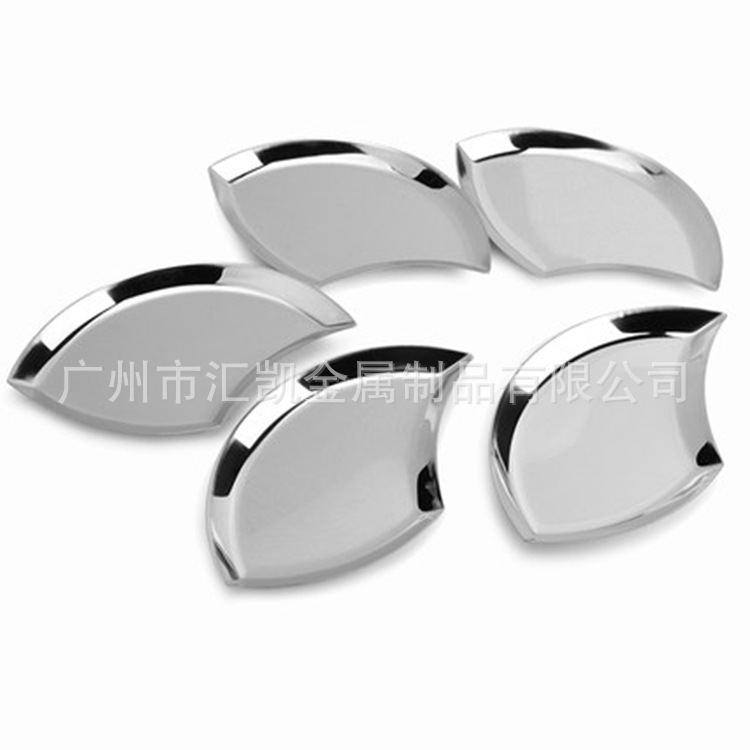 Thickened stainless steel plum blossom-shaped candy inventory, heart plate and fruit plate 5-piece set, European-style fashionable fruit plate and fruit plate Application Scenario