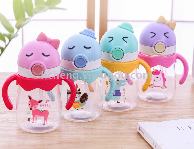 New children's straw cup, plastic cup with handle, baby drinking cup, portable kindergarten suction cup
