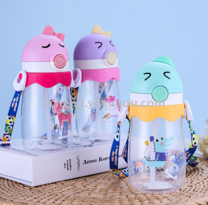 New children's straw cup, plastic cup with handle, baby drinking cup, portable kindergarten suction cup Item Picture