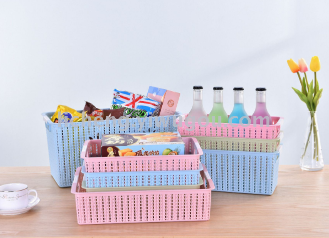 Wicker desktop storage basket, plastic sorting box, sundries storage basket, snack and toy storage box, bathroom bath basket Application Scenario