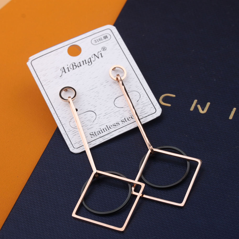 10-yuan store accessories, elegant long tassel exaggerated earrings, fashionable women's earrings, internet-famous personalized stud earrings