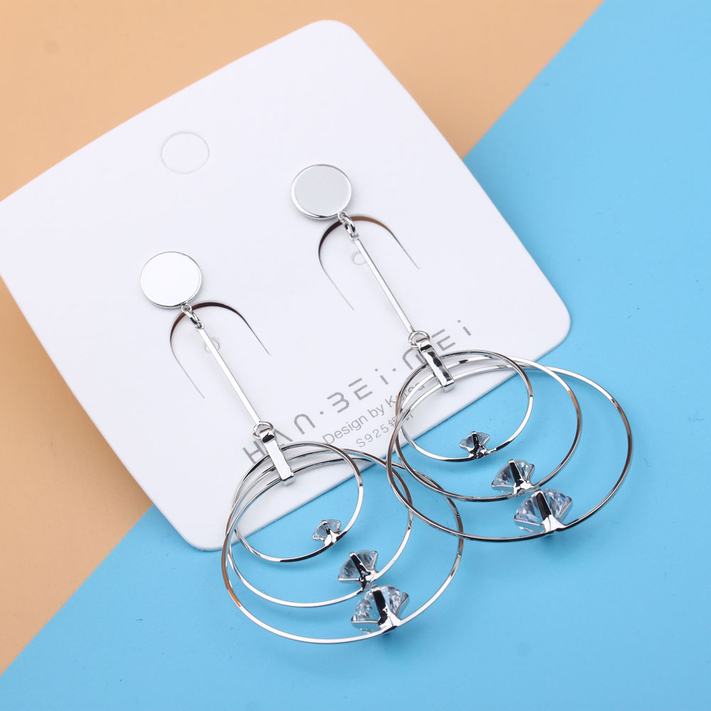 The new luxurious evening tassel long pearl women's earrings from Dongdaemun, South Korea, are super dazzling Item Picture