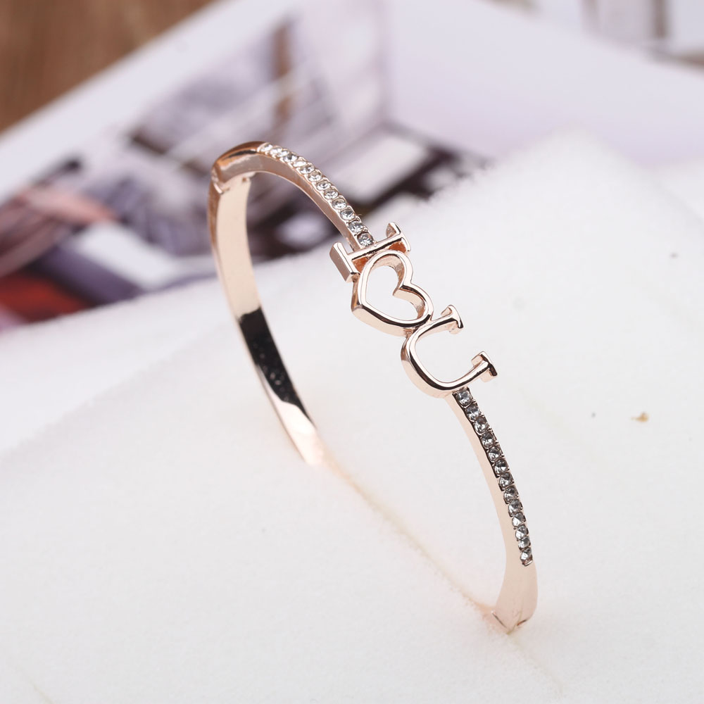 The 18k rose gold bracelet from the boutique is elegant and simple, a popular couple's jewelry Item Picture