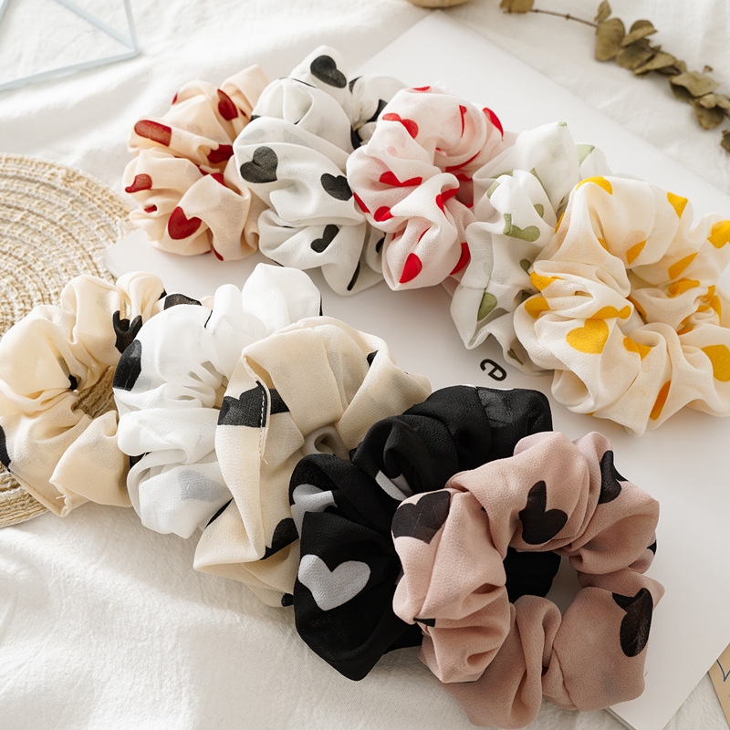 The new color heart-shaped large intestine circle hair band accessory from Santai, a cross-border cloth circle for women, and an elastic band for tying hair details Picture
