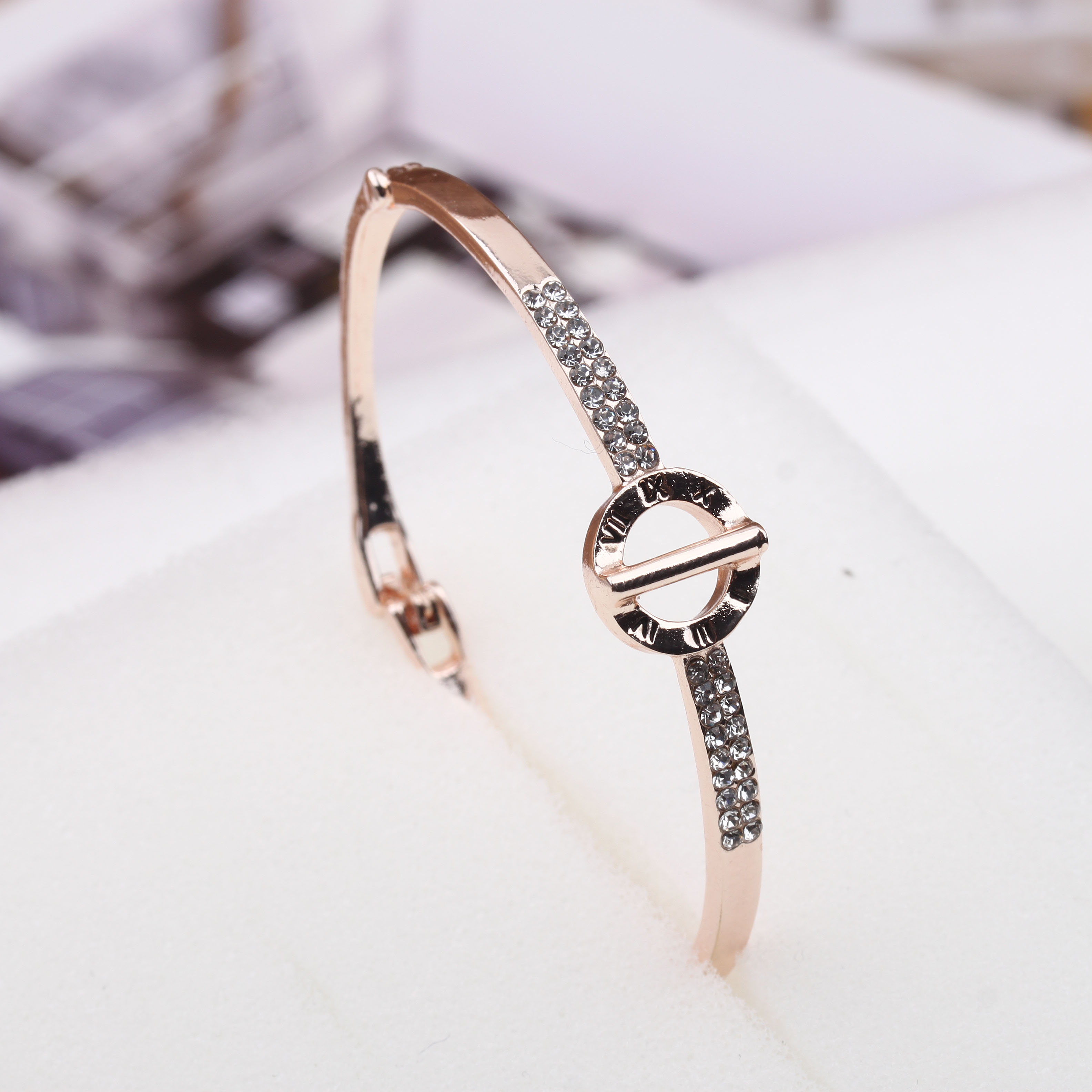 Pudding Station Boutique offers 18K rose gold bracelets with diamond nails that won't fade for women Specification image
