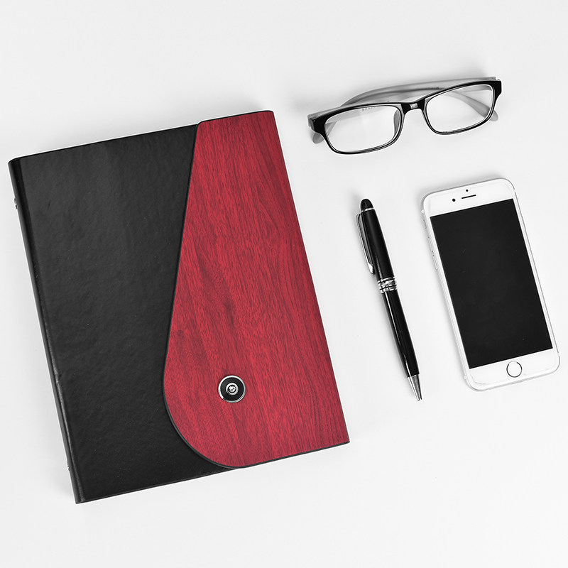 Customized creative business notebook with wood-grain imitation three-fold portable loose-leaf book a5 notebook diary manufacturer wholesale Application Scenario