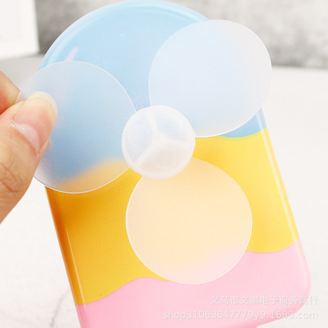Ice cream Popsicle hand-pressed fan, cute cartoon manual fan, eco-friendly portable small fan, promotional gift Application Scenario