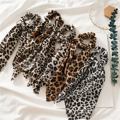 Three-state accessories: leopard print knotted ponytail ribbon hair band, European and American women's snake print large intestine circle, fabric circle, updo hair accessory Application Scenario