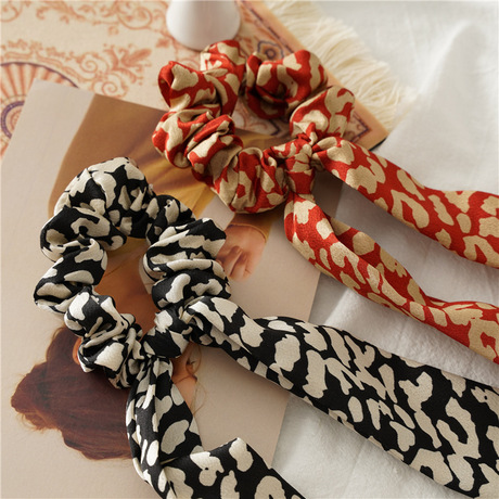 Santai Cross-border's new European and American satin leopard print knotted ribbon large intestine circle women's updo bun hair hoop accessory Specification drawing