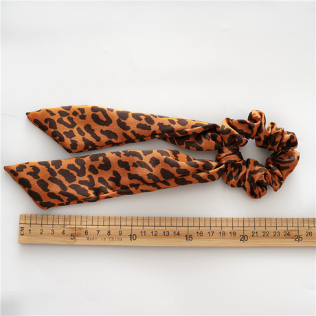 Santai Cross-border's new European and American satin leopard print knotted ribbon large intestine circle women's updo bun hair hoop accessory details Picture