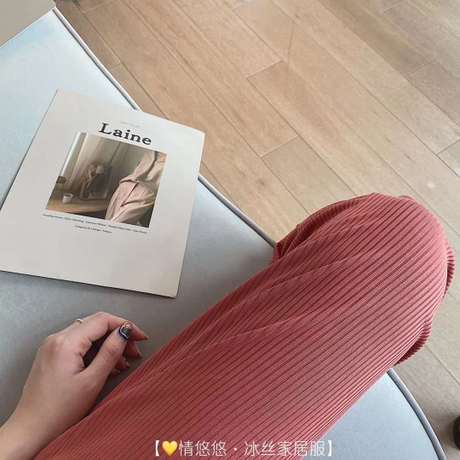 Short-sleeved ice silk home wear, Daisy print casual and fashionable set, home outerwear pajama set Specification image