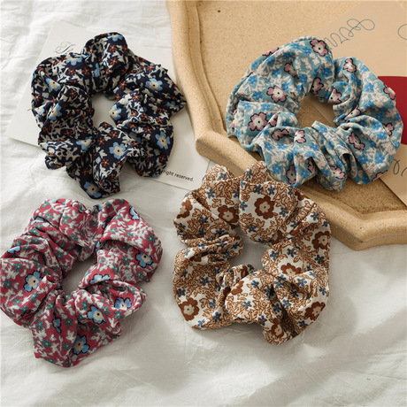 Three States Cross-border Japanese and Korean Edition New Spring and Summer Large Intestine ring, hair band, floral checkered retro women's fabric headband accessory Application Scenario