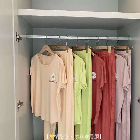 Short-sleeved ice silk home wear, Daisy print casual and fashionable set, home outerwear pajama set details Picture