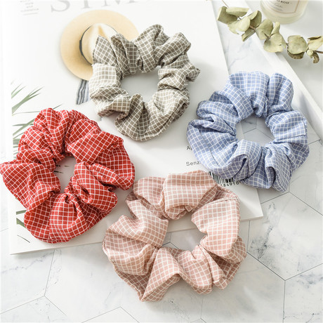 Cross-border new Japanese and Korean version large intestine circle, hair band, female office lady commuting bun, hair tie, hair accessory Application Scenario