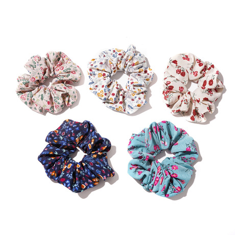 Wholesale of new spring and summer fresh and delicate floral hair bands from Japanese and Korean online shopping sources. Instagram-style Japanese-style women's headwear fabric bands Item Picture