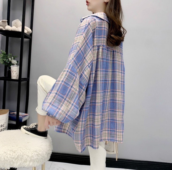 The checkered shirt and avocado green coat for women are very ethereal and have a unique design Application Scenario