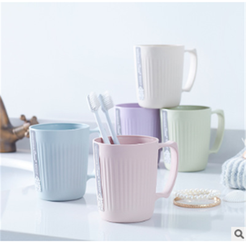 Mouthwash cup, creative plastic brushing cup, solid color cup Application Scenario