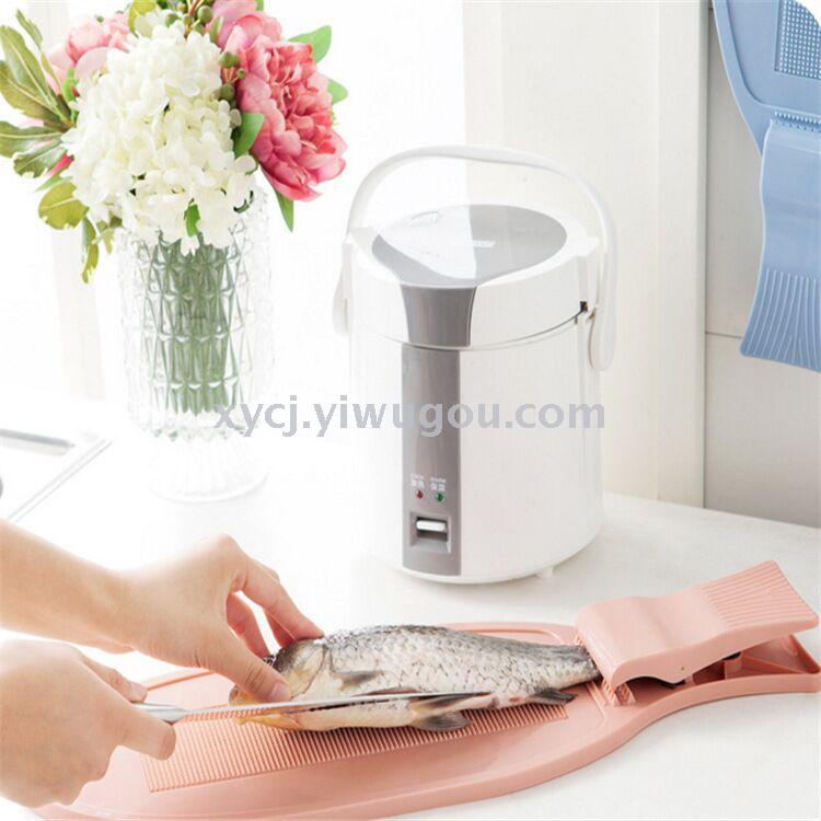 Kitchen cutting board, household meat cutting board, anti-slip cutting board, fish-killing fixator, plastic thickened fruit cutting board, small cutting board for vegetable cutting Application Scenario