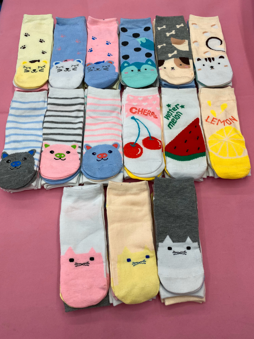 Socks, street stalls, export socks, Yiwu quality goods, street stalls, Korean version female cartoon socks, female polyester-cotton boat socks, spring, summer and autumn short and thin socks, cartoon socks, export socks