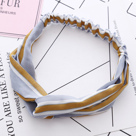 Wholesale of retro fabric cross headbands, new Korean-style headbands with knotted striped patterns in the middle Item Picture
