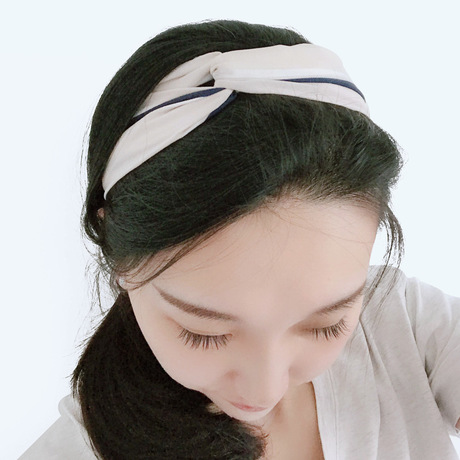 Wholesale of retro fabric cross headbands, new Korean-style headbands with knotted striped patterns in the middle details Picture