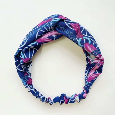 New retro hair band, hand-knotted and cross-printed hair accessory, no damage to hair. Wholesale factory direct sales Application Scenario